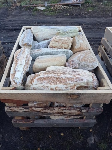 Златолит жёлтый, жёлто-зелёный глыбки и валуны для ланшафтного дизайна купить в Нижнем Новгороде