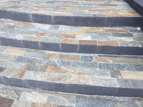 Плитка из Златолита Уральского для лестницы купить в Нижнем Новгороде