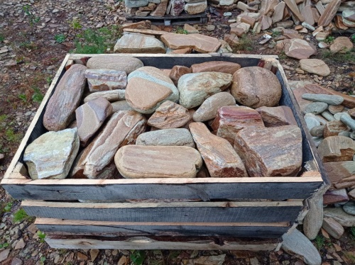 Златолит жёлтый, жёлто-зелёный глыбки и валуны для ланшафтного дизайна купить в Нижнем Новгороде