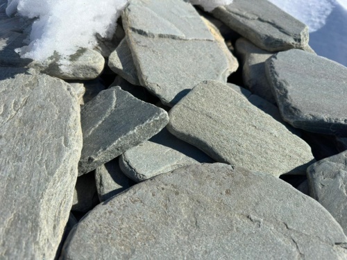 Плитняк златолит зелёный галтованный для фасада купить в Нижнем Новгороде