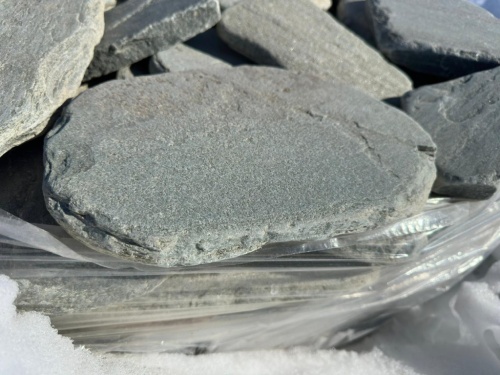 Плитняк златолит зелёный галтованный для мощения на бетон купить в Нижнем Новгороде