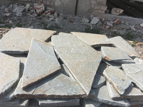 Златолит серебристый галтованный для лестниц купить в Нижнем Новгороде